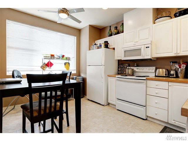 For Sale: 16382 NE 118th Ct #16382 Bothell, WA 98011
