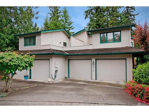 15800 Village Green Dr #7