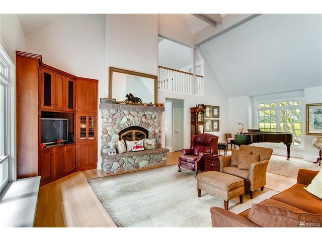 1965 NW Blue Ridge Dr
