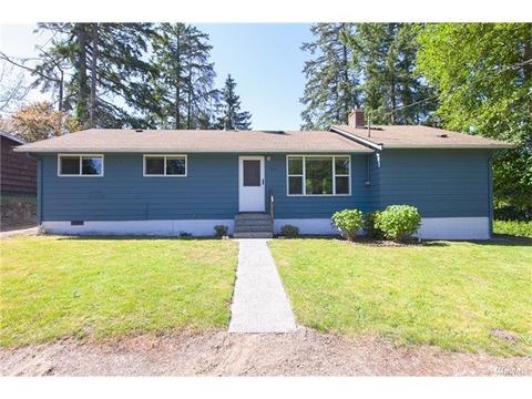 128 4th Ave S #204