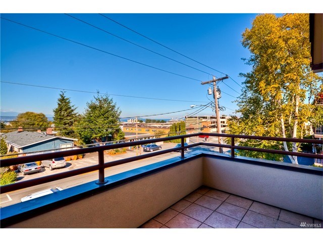 325 3rd Ave S #302