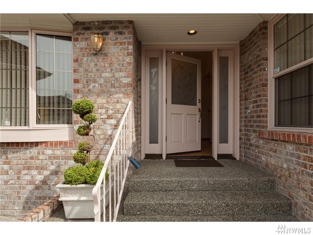 For Sale: 33664 7th Ct SW Federal Way, WA 98023