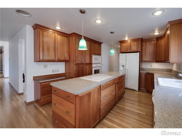 For Sale: 33664 7th Ct SW Federal Way, WA 98023