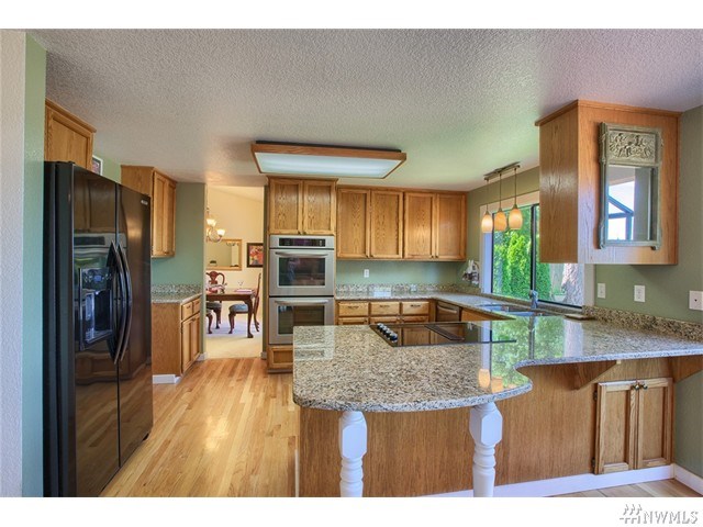For Sale: 32235 11th Ave SW Federal Way, WA 98023