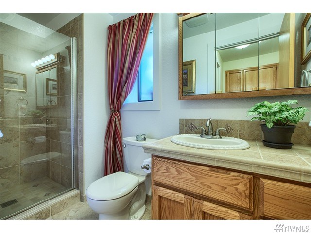For Sale: 32235 11th Ave SW Federal Way, WA 98023
