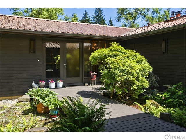 For Sale: 1524 Hillside Dr SE Issaquah, WA 98027