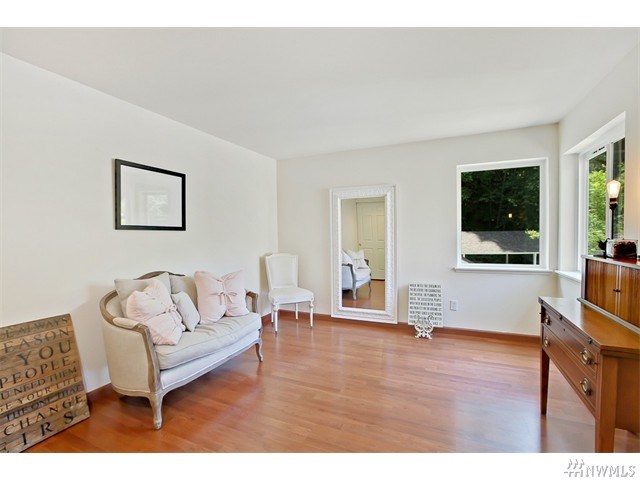 For Sale: 5000 NW Village Park Dr #B213 Issaquah, WA 98027