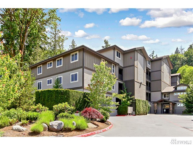 For Sale: 18609 SE Newport Way #201 Issaquah, WA 98027