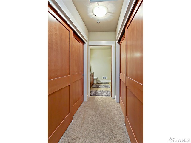 For Sale: 18609 SE Newport Way #201 Issaquah, WA 98027