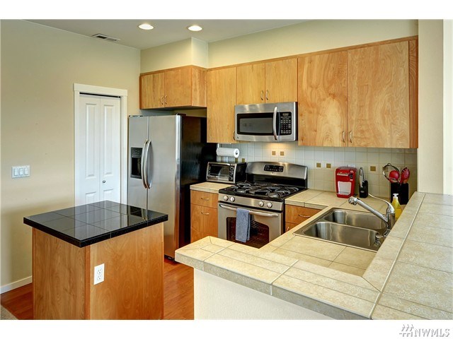 For Sale: 97 Sky Ridge Dr NW Issaquah, WA 98027