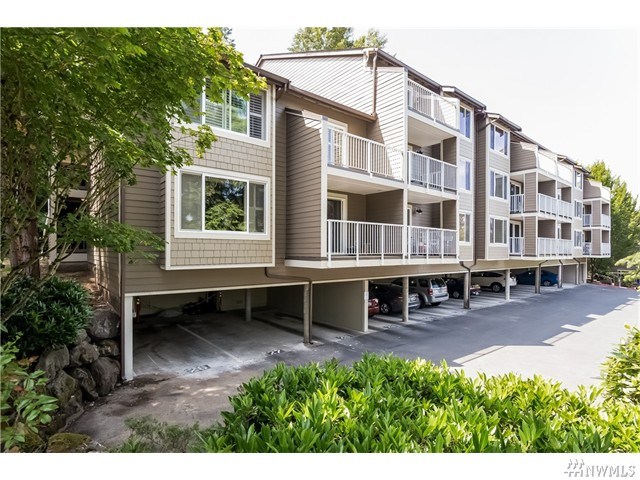 For Sale: 206 Mountain Park Blvd SW #D103 Issaquah, WA 98027