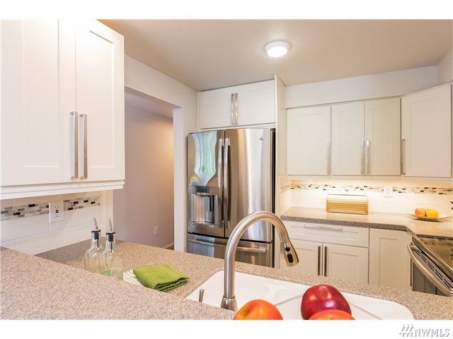 For Sale: 206 Mountain Park Blvd SW #D103 Issaquah, WA 98027