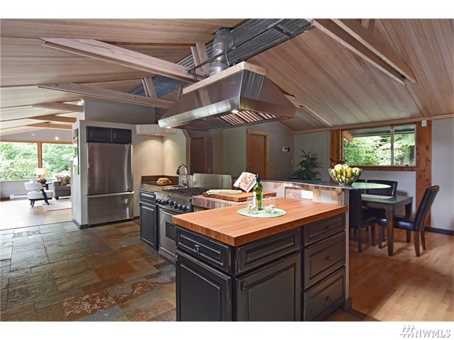 For Sale: 26403 SE 166th St Issaquah, WA 98027