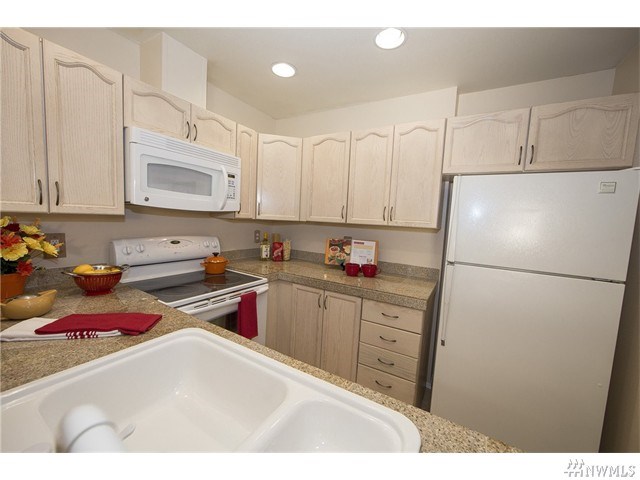 For Sale: 5000 NW Village Park Dr #G240 Issaquah, WA 98027