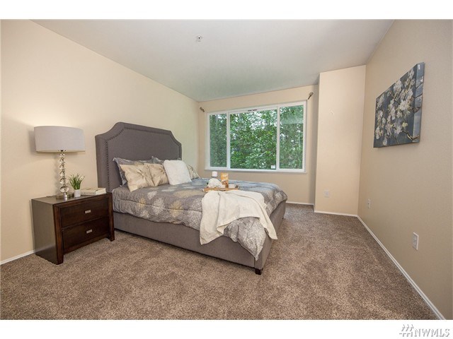 For Sale: 5000 NW Village Park Dr #G240 Issaquah, WA 98027