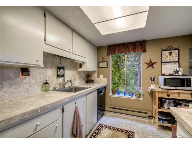 4717 W Lake Sammamish Pkwy SE #C202