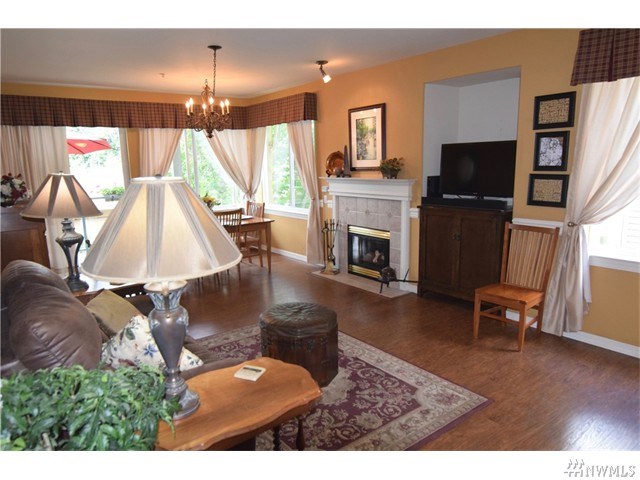 For Sale: 6831 NE 170th St #203 Kenmore, WA 98028