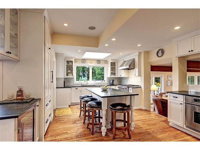 For Sale: 22615 SE 48th Pl Issaquah, WA 98029