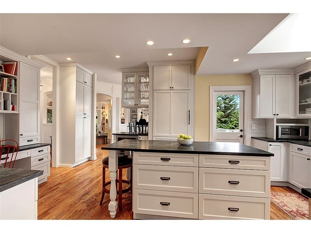 For Sale: 22615 SE 48th Pl Issaquah, WA 98029