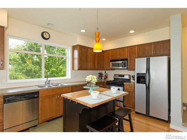 For Sale: 2316 NE Park Dr Issaquah, WA 98029