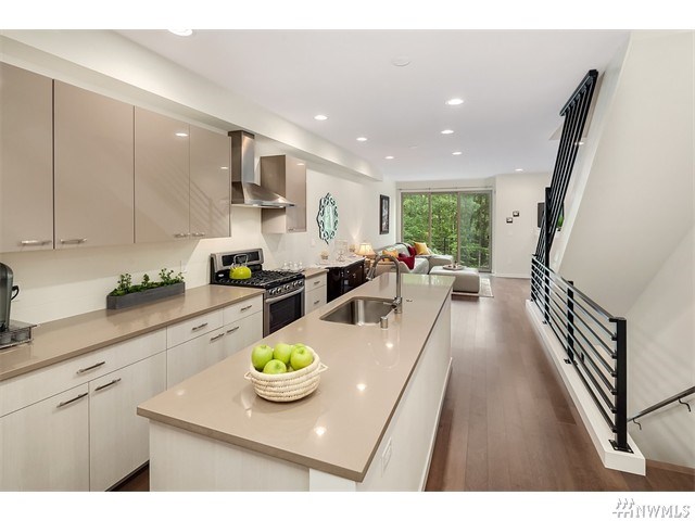 For Sale: 4282 213th Pl SE #3 Issaquah, WA 98029