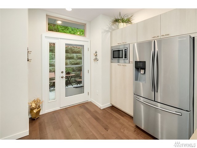 For Sale: 4282 213th Pl SE #3 Issaquah, WA 98029