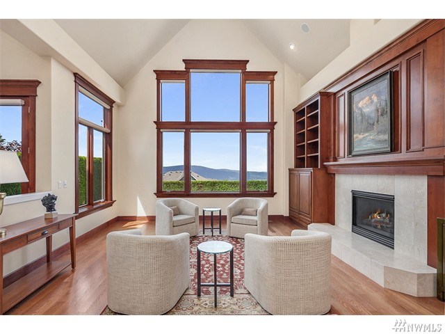 1581 30th Ave NE Issaquah, WA 98029
