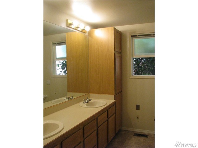 For Sale: 22006 SE 40th Ln #1113 Issaquah, WA 98029
