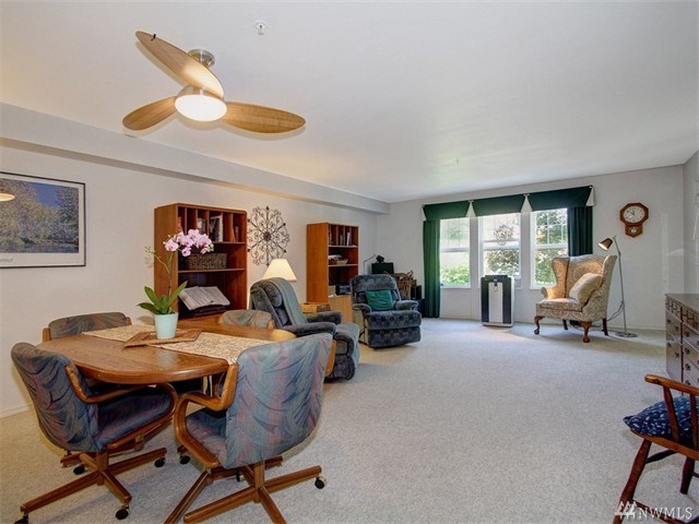 For Sale: 4109 224th Ln SE #110 Issaquah, WA 98029