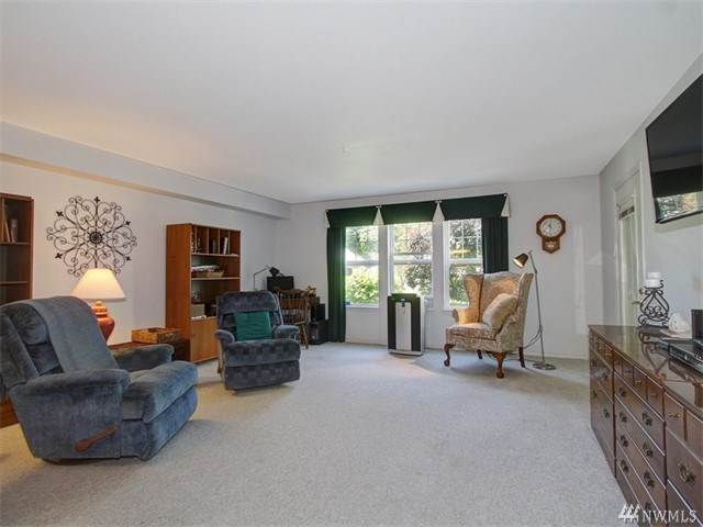 For Sale: 4109 224th Ln SE #110 Issaquah, WA 98029