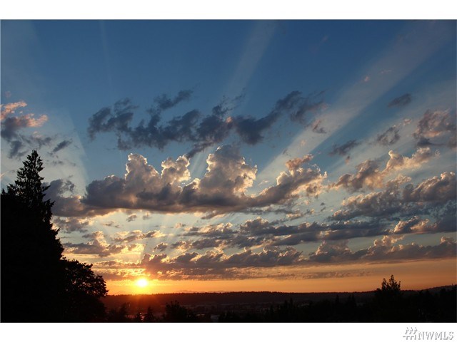 For Sale: 9419 S 203rd Pl Kent, WA 98031