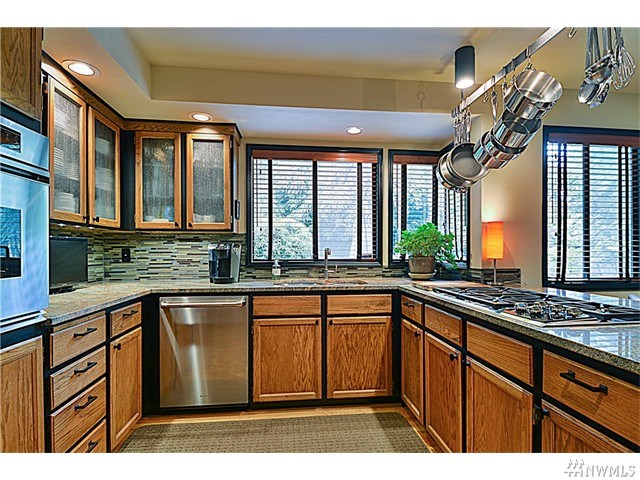 For Sale: 12917 NE 71st St Kirkland, WA 98033