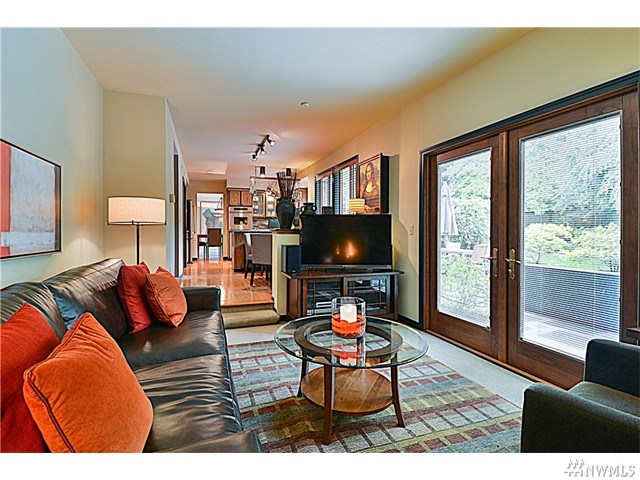 For Sale: 12917 NE 71st St Kirkland, WA 98033
