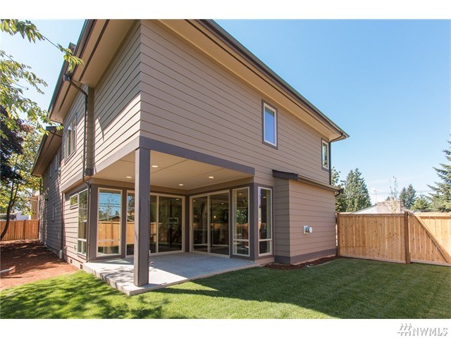For Sale: 12323 NE 81st Pl #L-1 Kirkland, WA 98033
