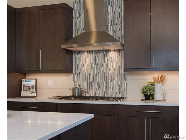 For Sale: 12323 NE 81st Pl #L-1 Kirkland, WA 98033
