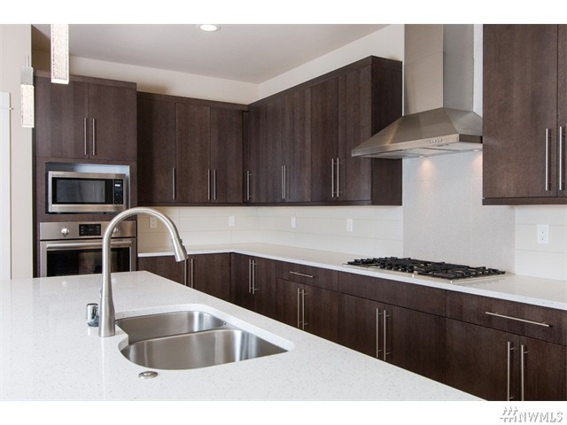For Sale: 12130 NE 100th St #1 Kirkland, WA 98033