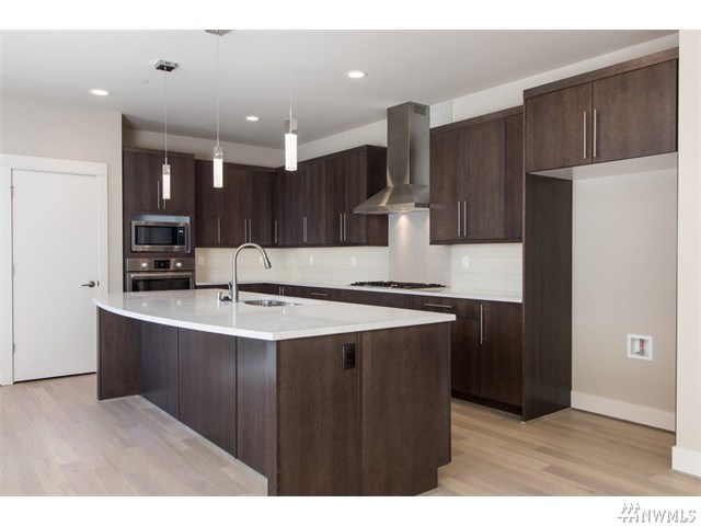 For Sale: 12130 NE 100th St #1 Kirkland, WA 98033