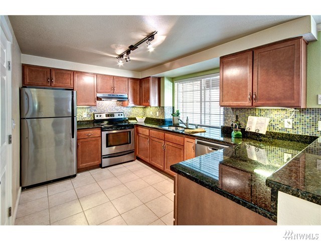 For Sale: 10016 NE 120th Ln #APT F103 Kirkland, WA 98034