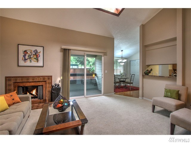 For Sale: 9927 NE 124th St #203 Kirkland, WA 98034