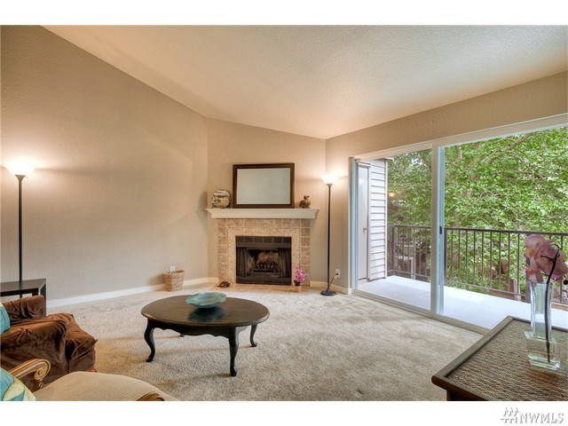 For Sale: 12032 100th Ave NE #L301 Kirkland, WA 98034