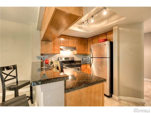 For Sale: 12032 100th Ave NE #L301 Kirkland, WA 98034