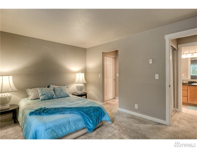 For Sale: 12032 100th Ave NE #L301 Kirkland, WA 98034