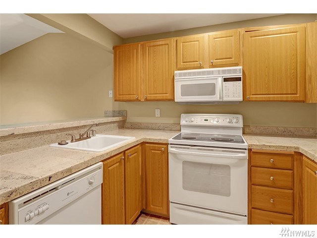 For Sale: 12615 100th Ln NE #M260 Kirkland, WA 98034