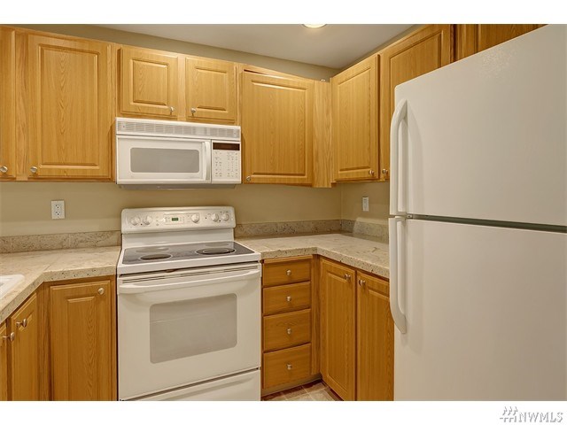 For Sale: 12615 100th Ln NE #M260 Kirkland, WA 98034