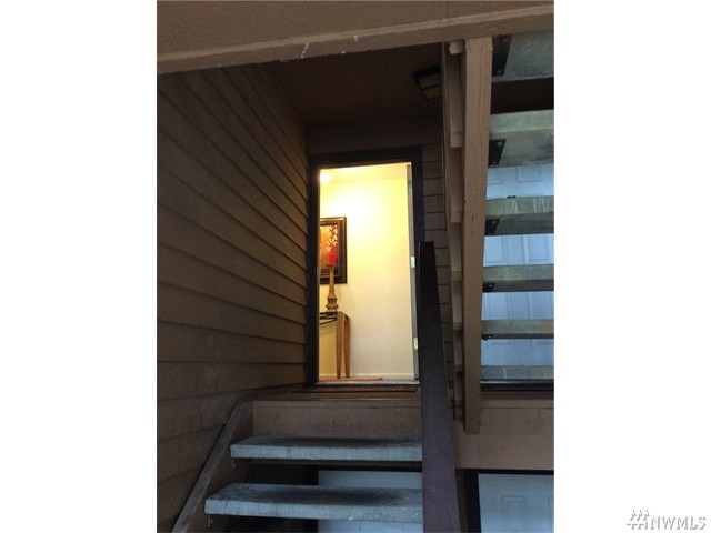 For Sale: 12721 NE 129th Ct #F205 Kirkland, WA 98034