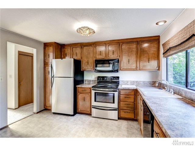 For Sale: 19701 Bing Rd Lynnwood, WA 98036