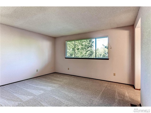 For Sale: 19701 Bing Rd Lynnwood, WA 98036