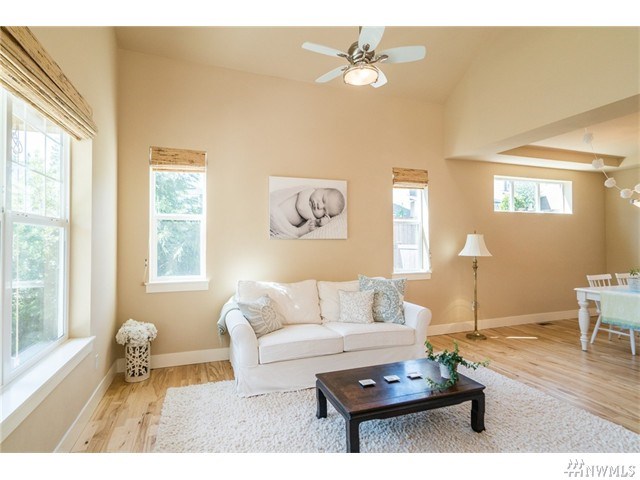 For Sale: 20124 6th Pl W Lynnwood, WA 98036