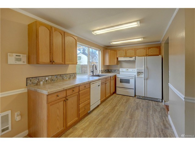 18415 73rd Ave W