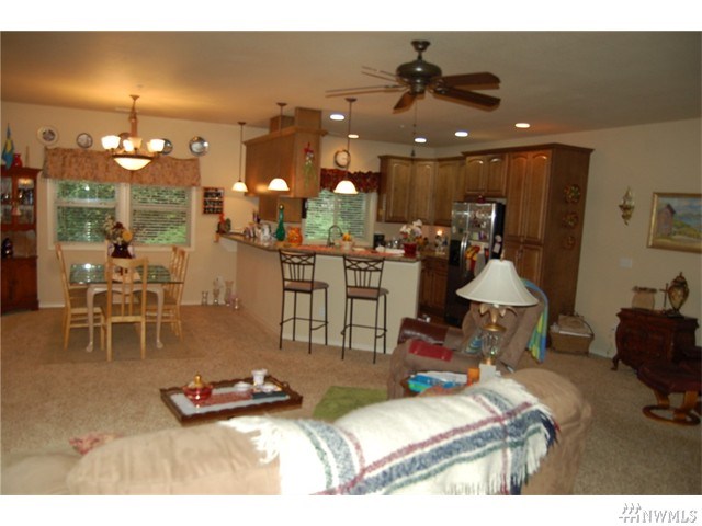 For Sale: 21900 SE 242nd St #B2 Maple Valley, WA 98038